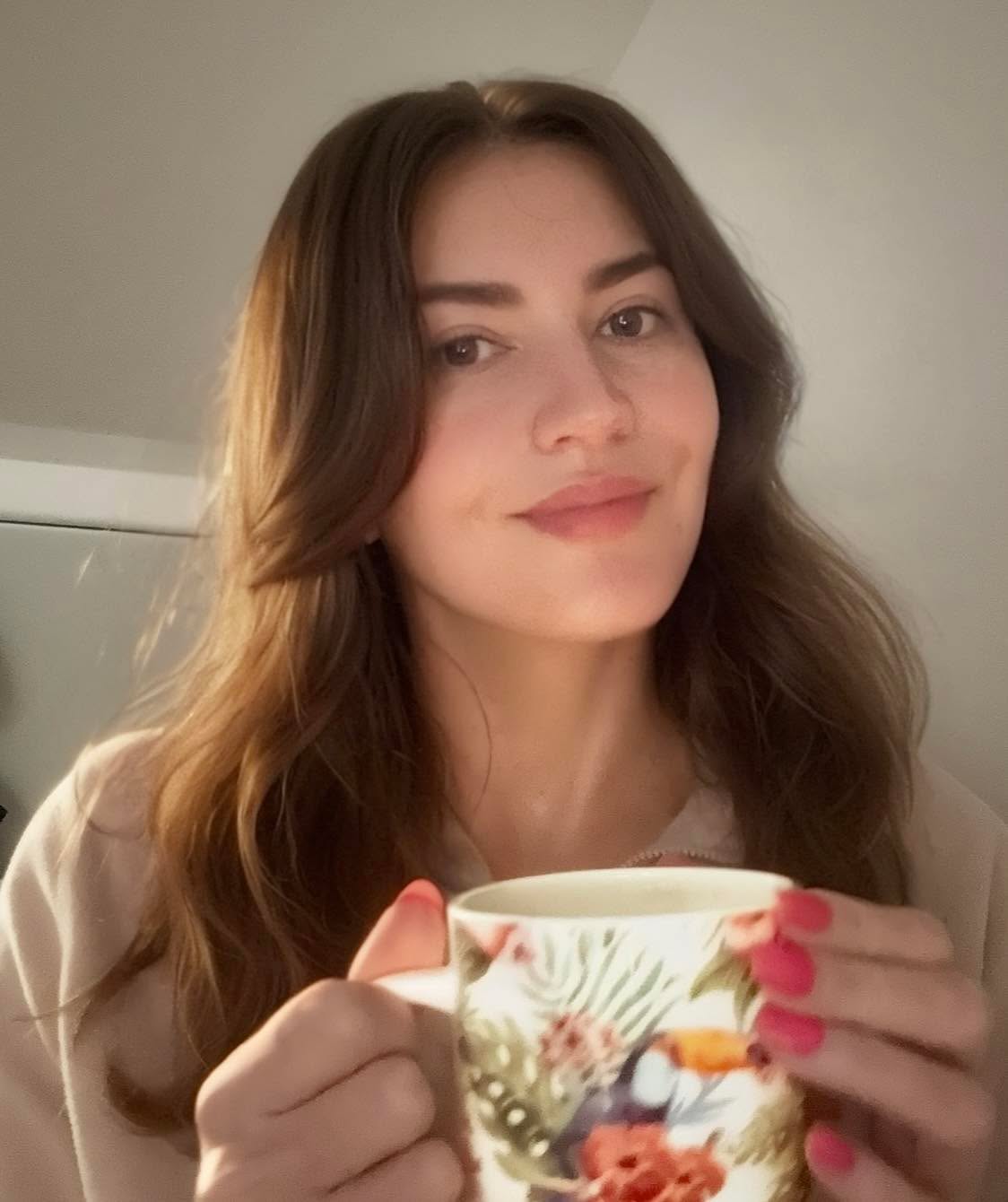 Everyone’s so quick to call low-carb a “fad diet.”

But we have only been eating high-carb meals three times a day with snacks for the last few decades.
For most of human history, we spent more hours in ketosis than out of it.
It was normal to go hours (or days) without eating.
Normal to burn fat for fuel.
Normal to go to sleep without a glucose spike.

So if we’re being honest,
the real fad is the one that made constant eating and carb dependency the default.